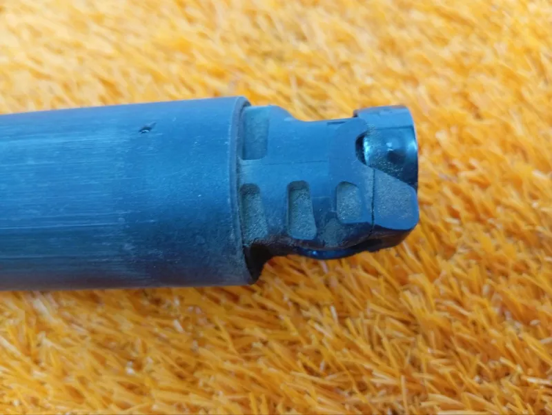 Амортизатор крышки багажника