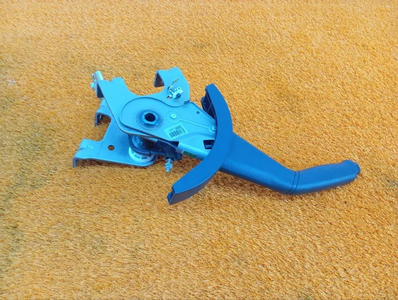 Рычаг стояночного тормоза