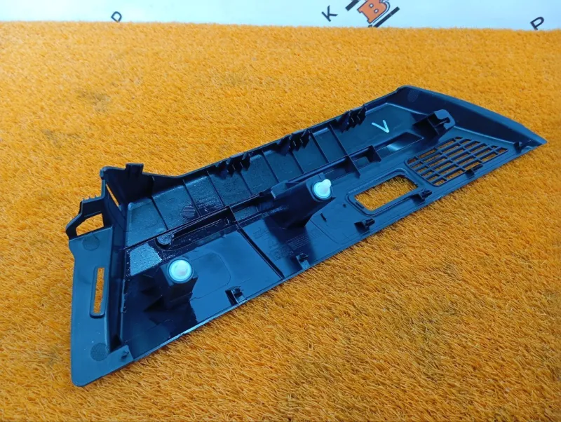 Обшивка багажника