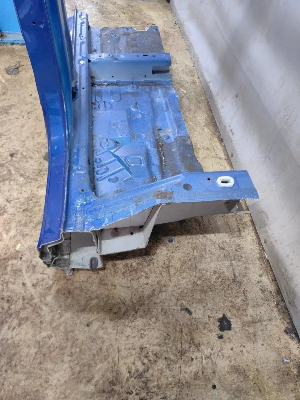 Порог с центральной стойкой