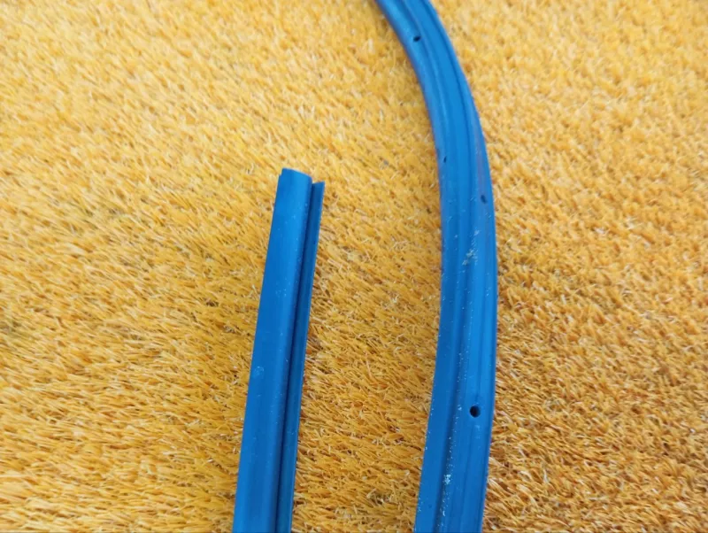 Уплотнитель двери