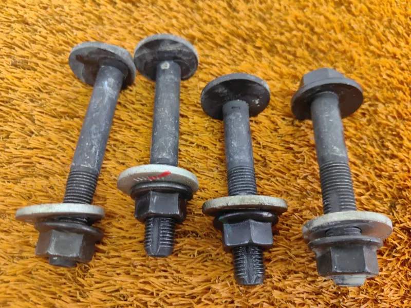 Болт развальный