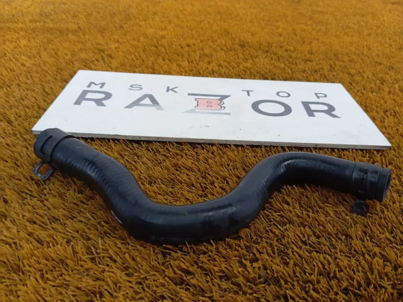 Патрубок отопителя