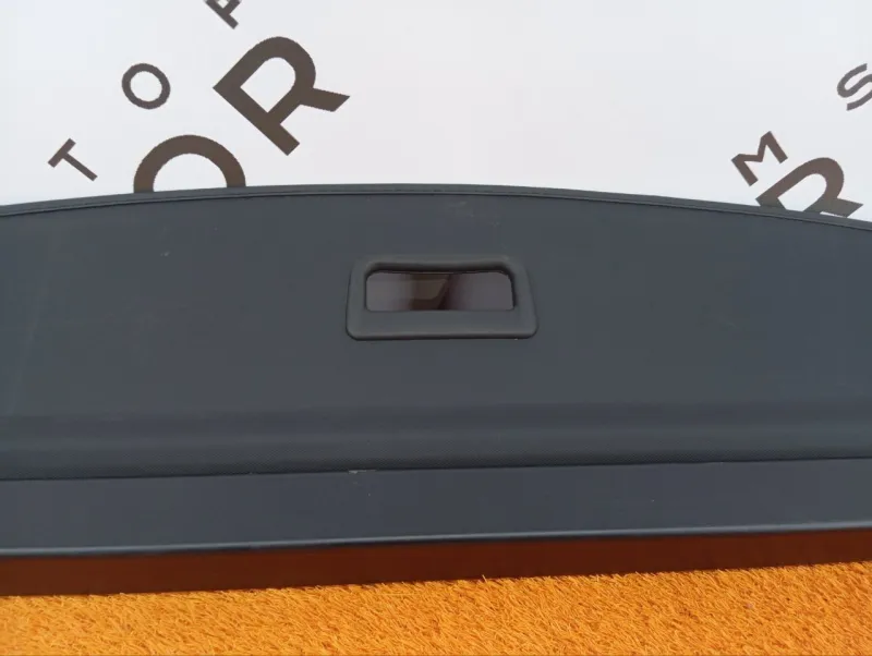 Шторка багажника