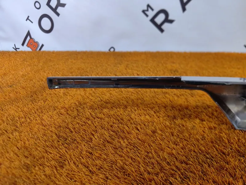 Накладка крышки багажника