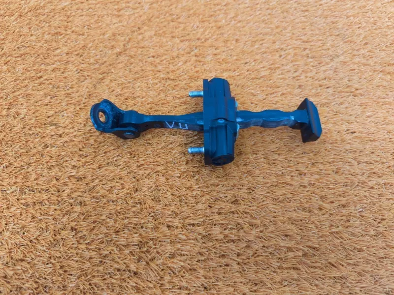 Ограничитель двери