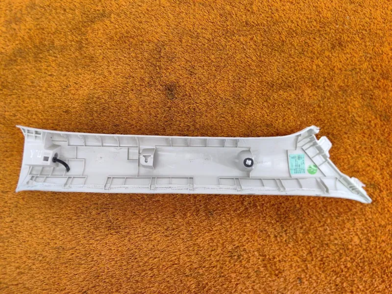 Накладка стойки лобового стекла