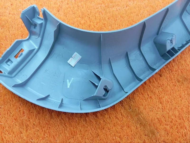 Обшивка двери багажника