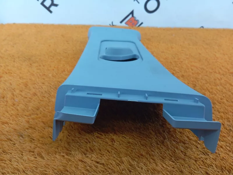 Обшивка центральной стойки