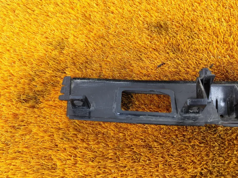 Накладка крышки багажника