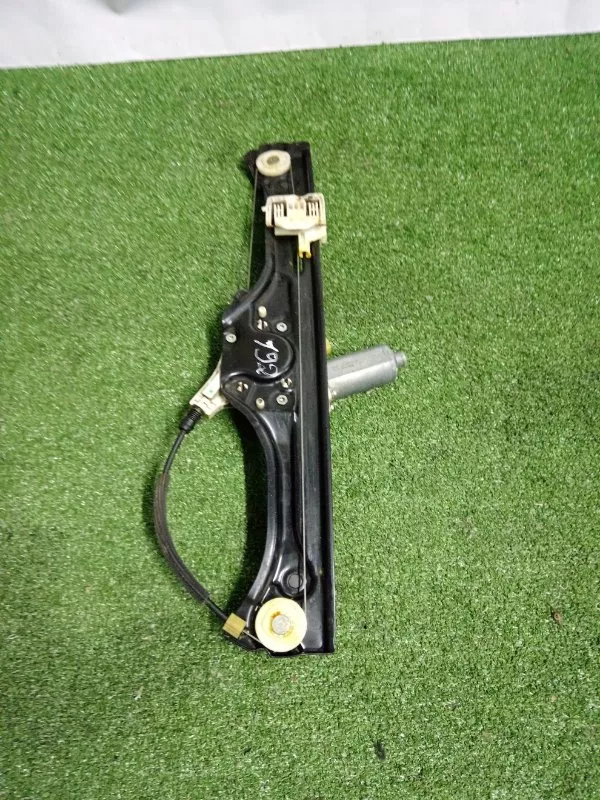 Стеклоподъемник BMW X5 2011 51357166381 E70, задний левый