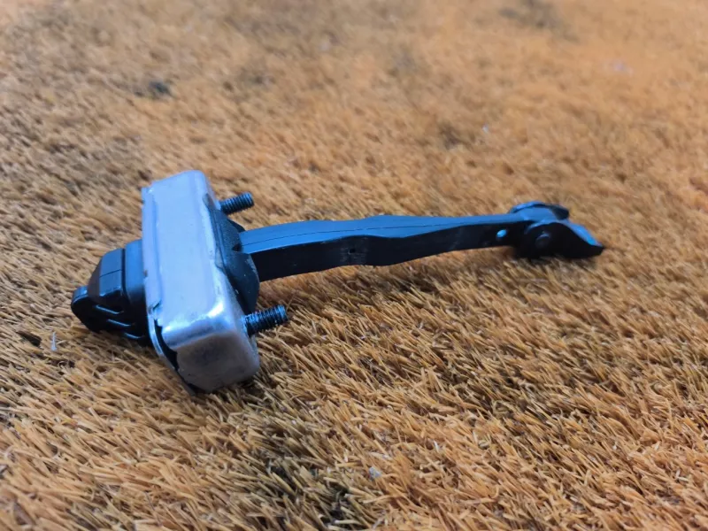 Ограничитель двери