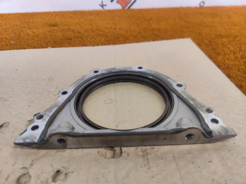 Крышка коленвала