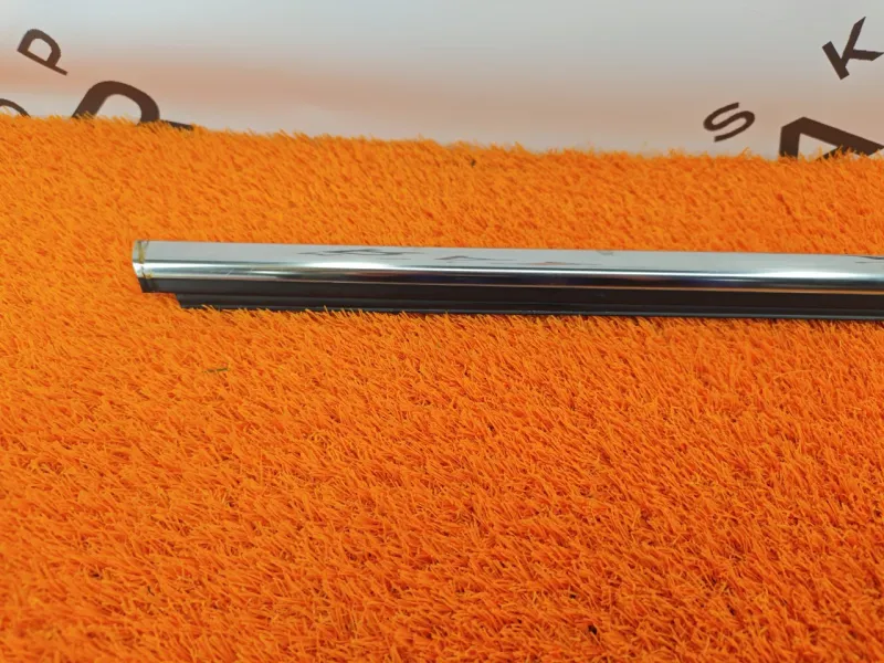 Молдинг стекла