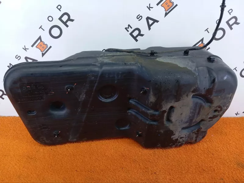 Бак топливный