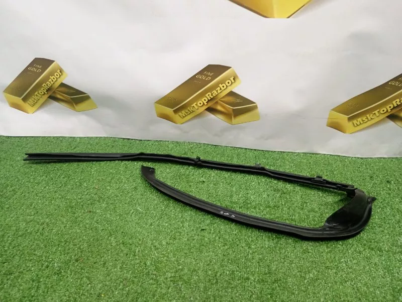 Уплотнитель стекла двери