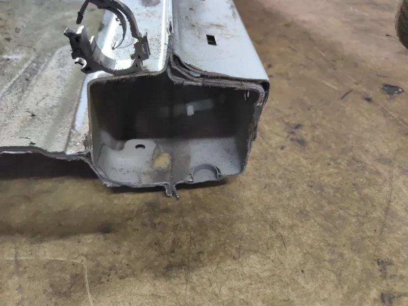 Порог с центральной стойкой