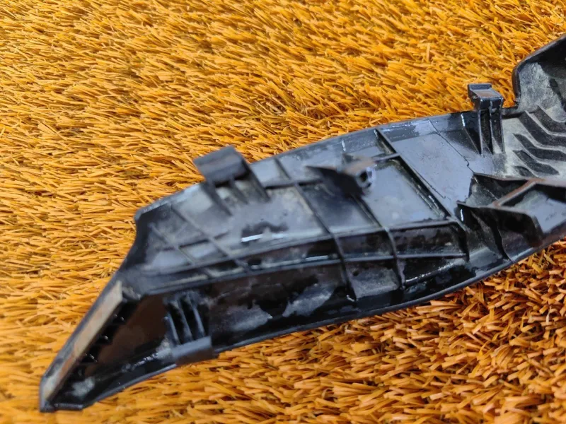 Уголок жабо