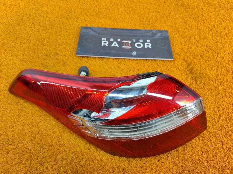 Фонарь задний