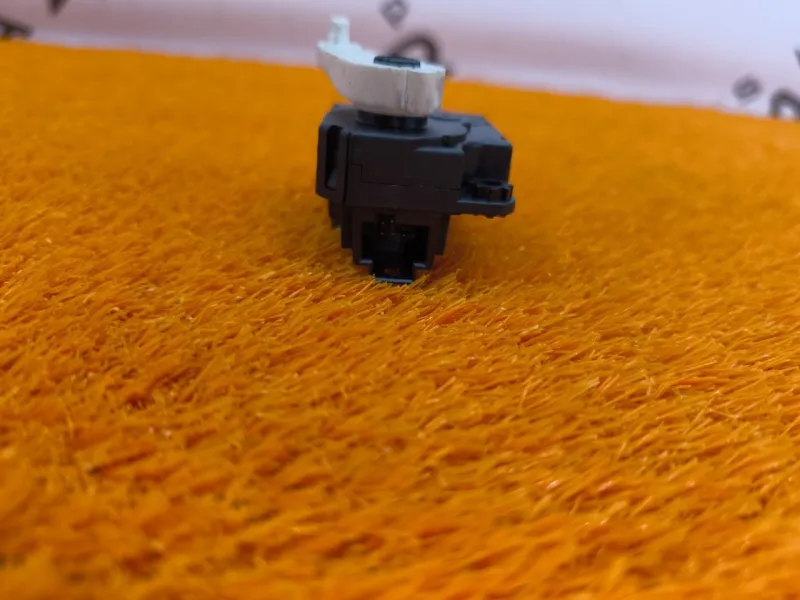 Моторчик заслонки печки