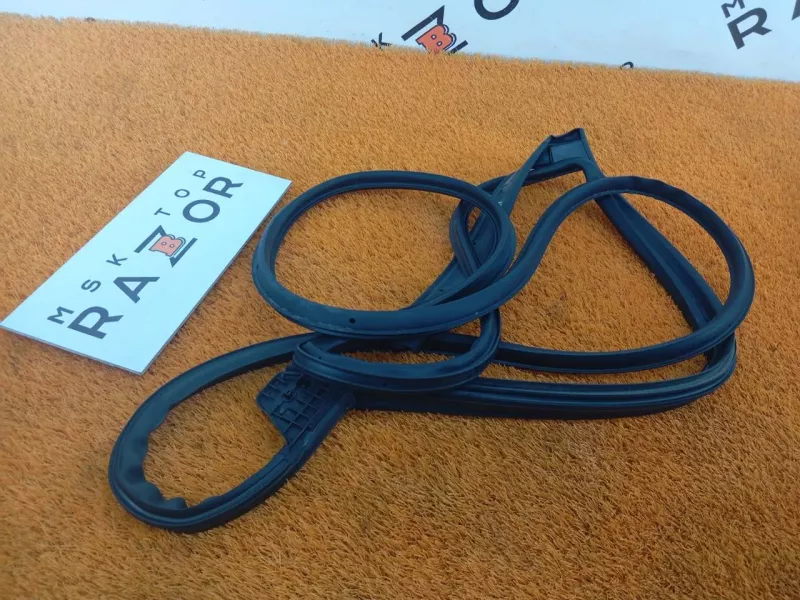 Уплотнитель двери