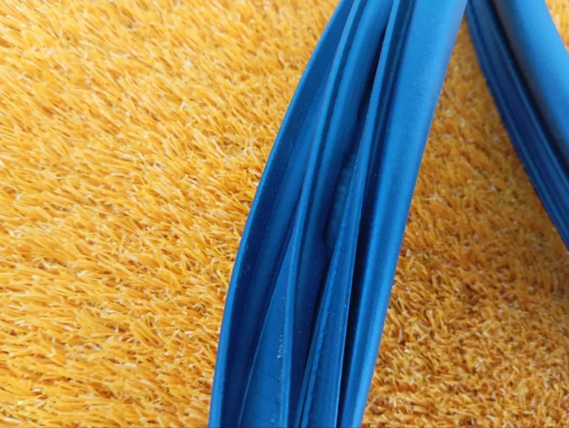 Уплотнитель проема двери