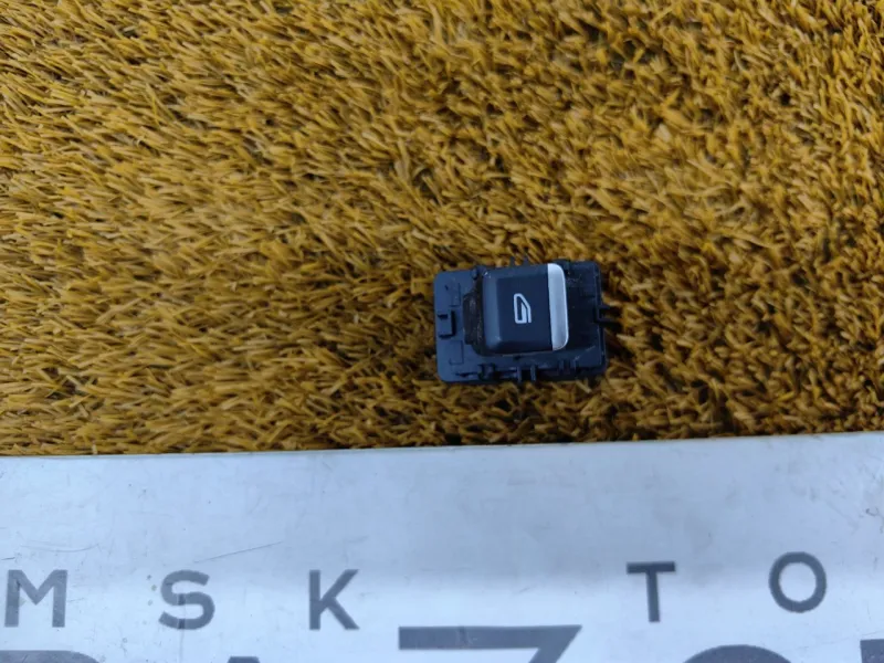 Кнопка стеклоподъемника