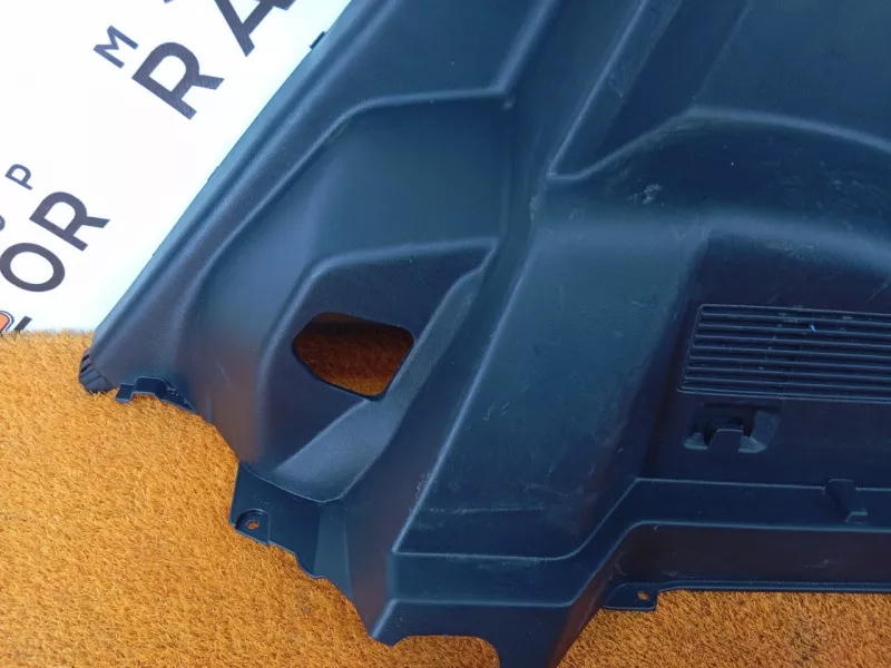 Обшивка багажника