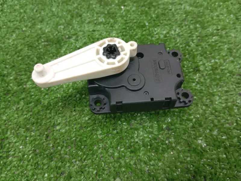 Моторчик заслонки печки