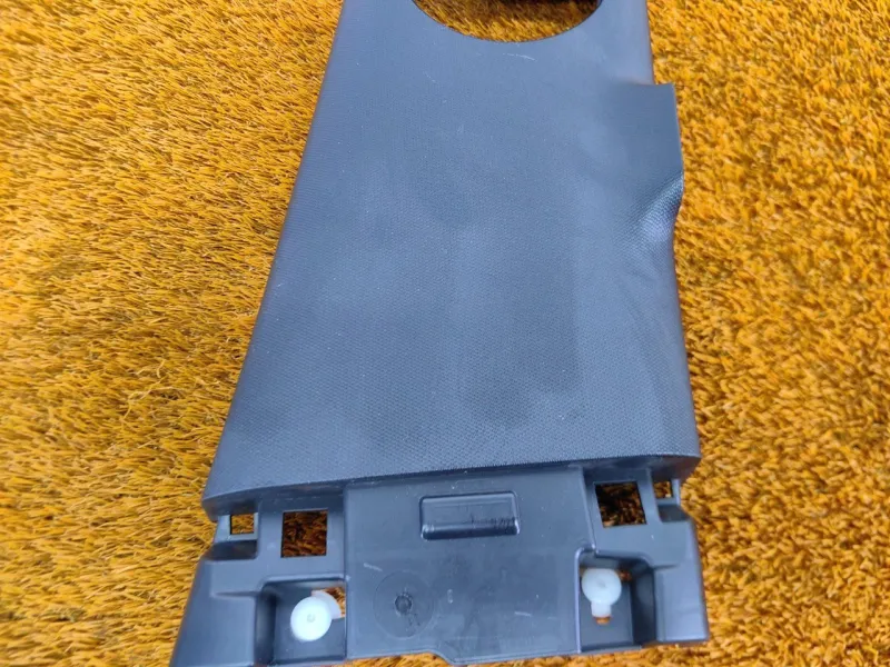 Обшивка центральной стойки