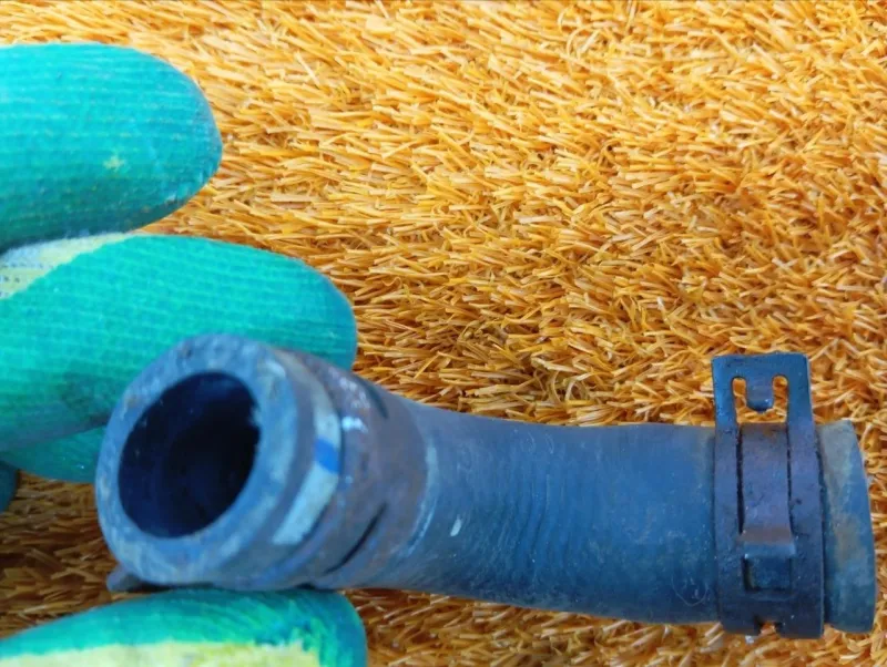 Патрубок радиатора