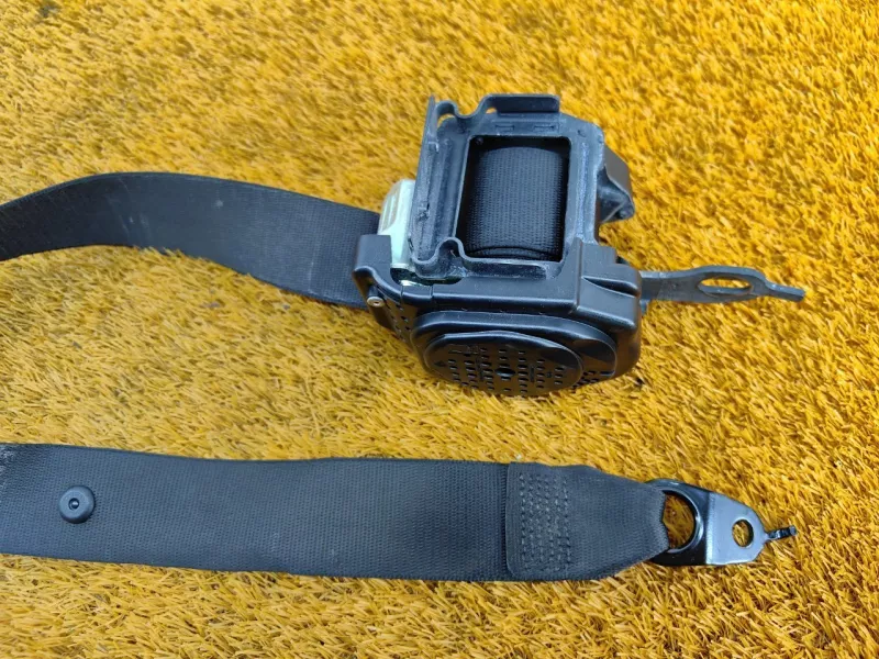 Ремень безопасности