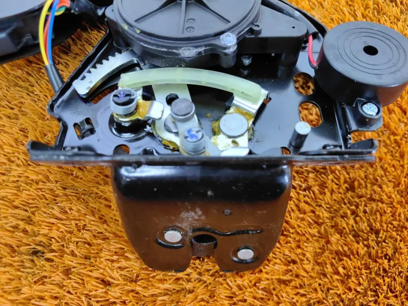 Замок багажника