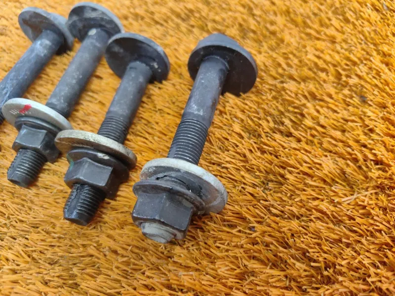 Болт развальный