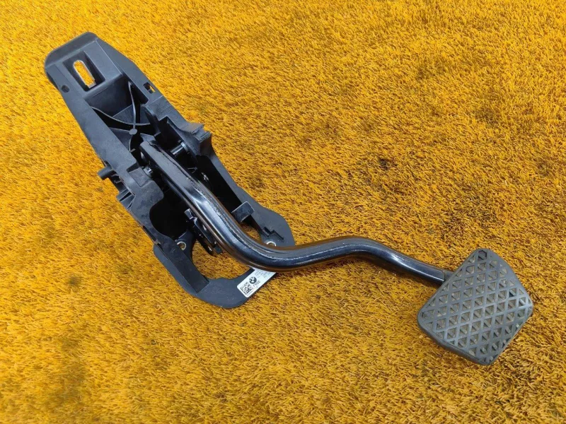 Педаль тормоза