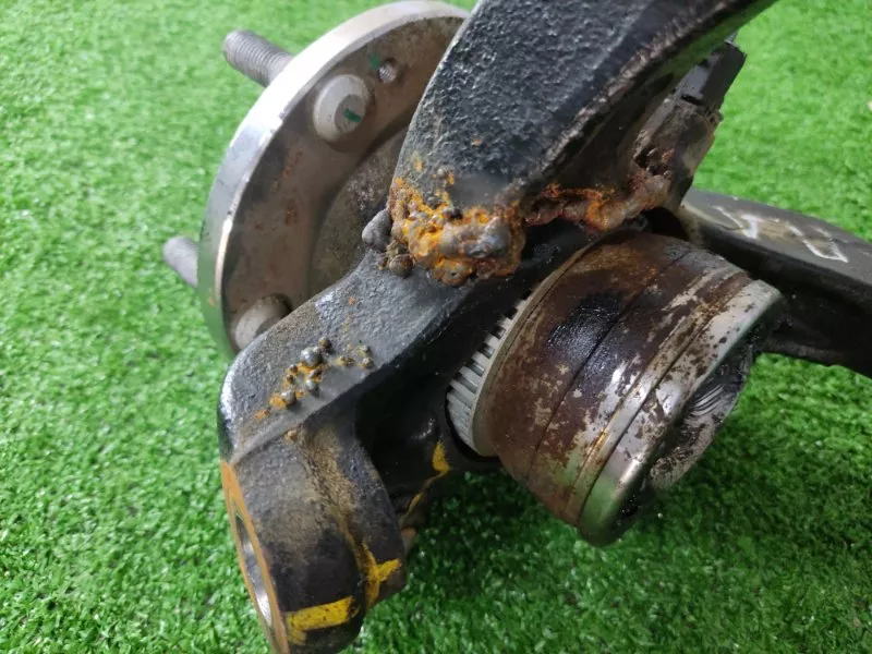 Кулак поворотный