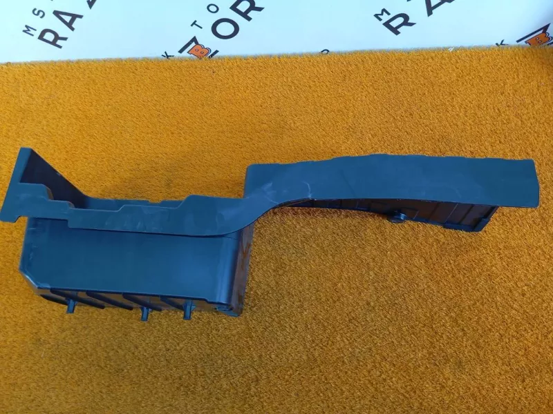 Крепление аккумулятора