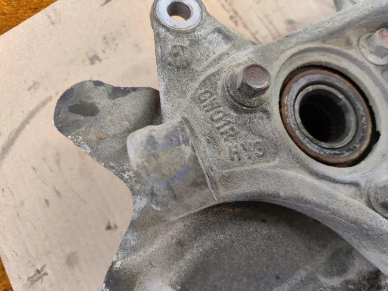 Кулак поворотный