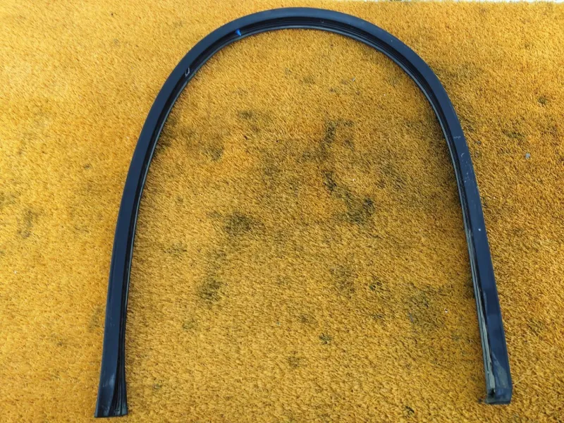 Уплотнительная резинка порога