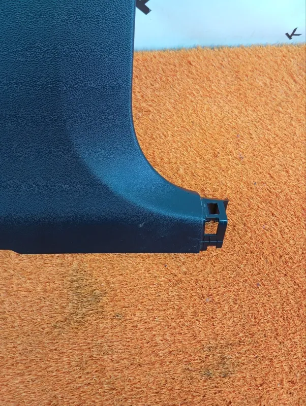 Обшивка центральной стойки