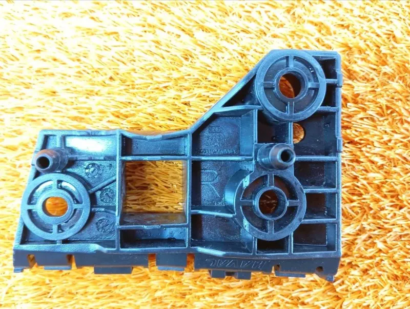 Кронштейн бампера