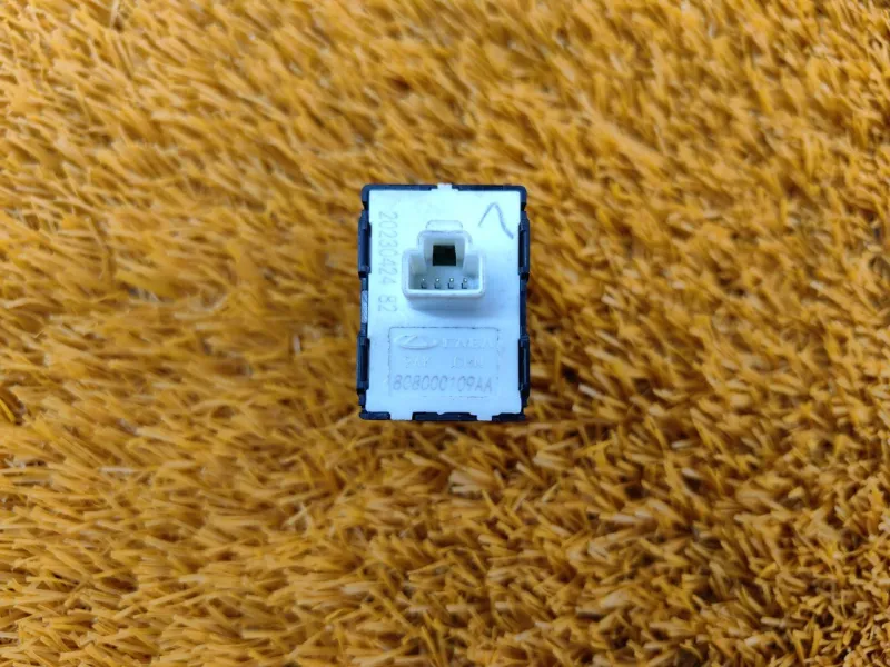 Кнопка стеклоподъемника