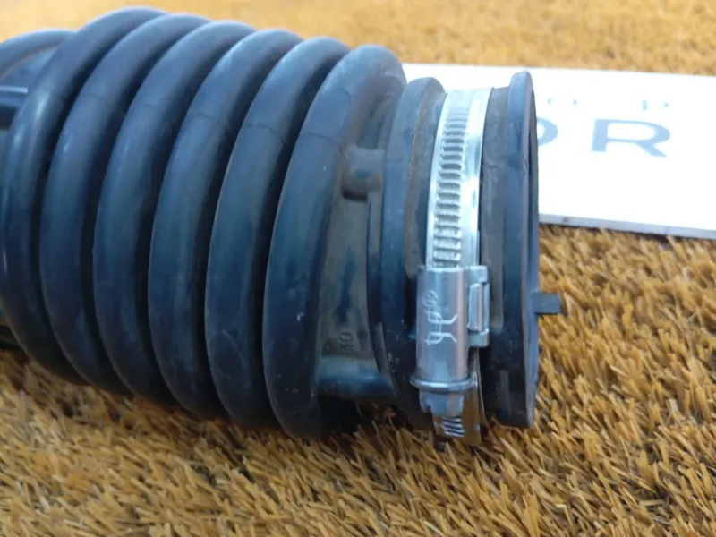 Патрубок воздушного фильтра