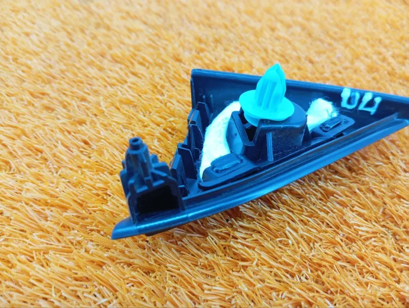 Уголок двери