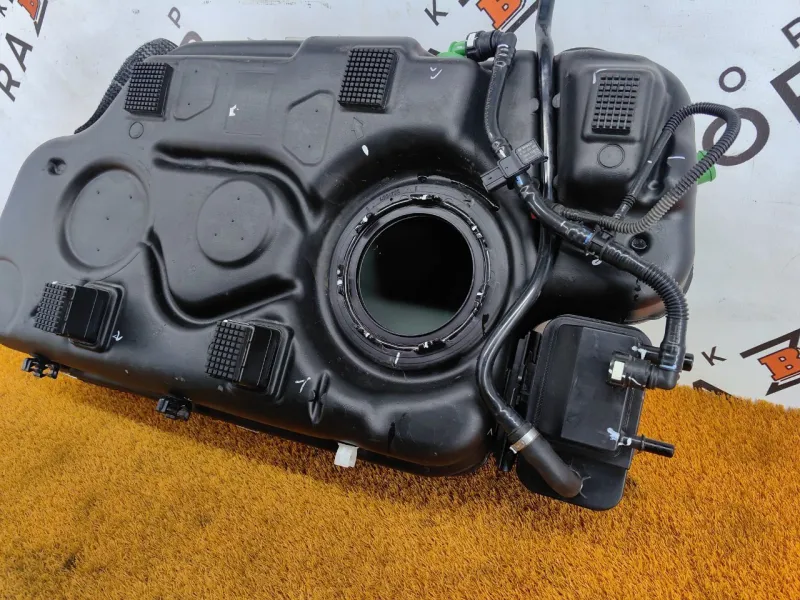 Бак топливный