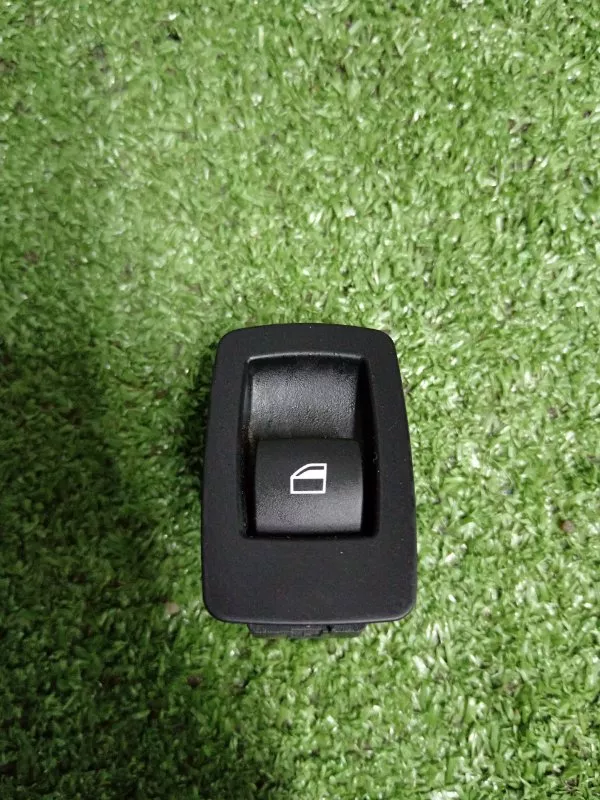 Кнопка стеклоподъемника