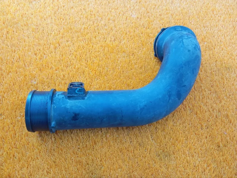 Патрубок интеркулера