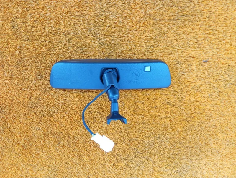 Зеркало заднего вида