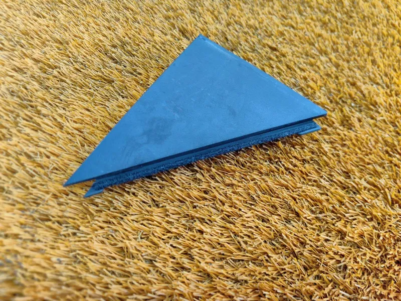 Уголок двери