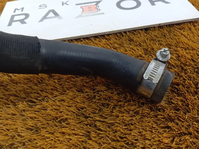 Патрубок радиатора